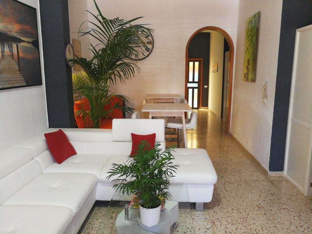 La Casa Del Primo Yo Trabajo Y Tu Beneficio Villa Arinaga Dış mekan fotoğraf